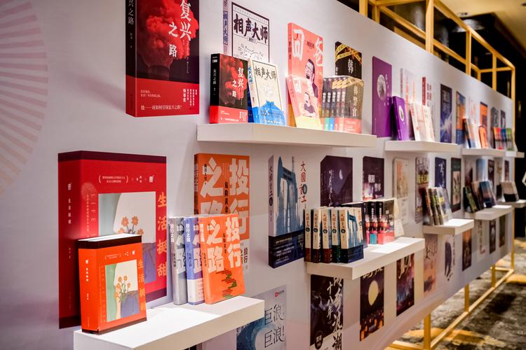 網(wǎng)絡(luò)文學(xué)拓寬現(xiàn)實(shí)題材半徑，呈現(xiàn)時(shí)代纖微與宏闊